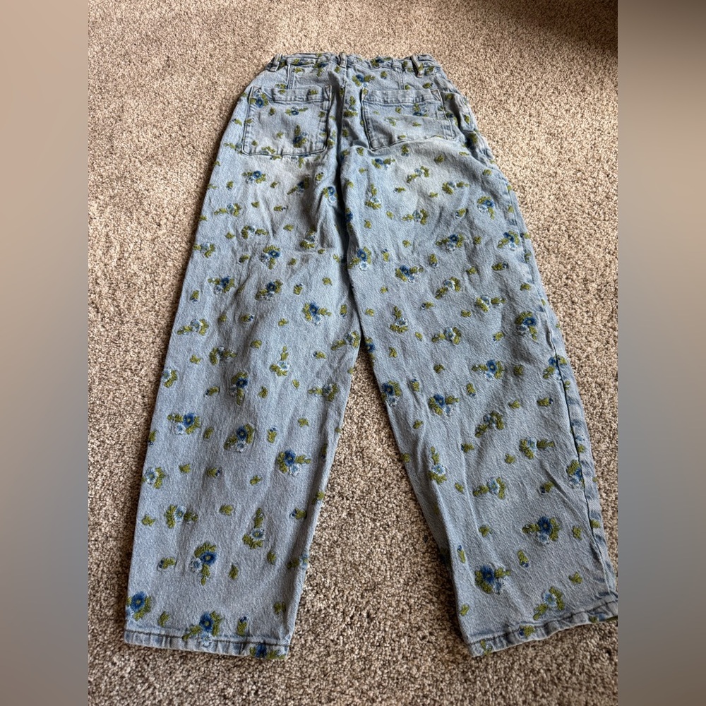 Avec Les Filles Women's Blue Floral Embroidered Relaxed Tapered Jeans | Size 25 - Picture 6 of 11